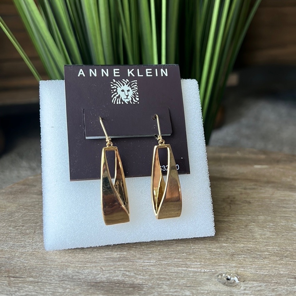 Anne Klein gold earrings. Never worn.